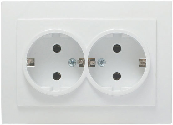 Розетка 2-мест с/з белая Кварта IEK